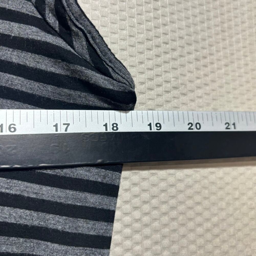 41 Hawthorn Dress M Black Gray Stripe Sleeveless Keyhole Back Stitch Fix - Picture 5 of 7